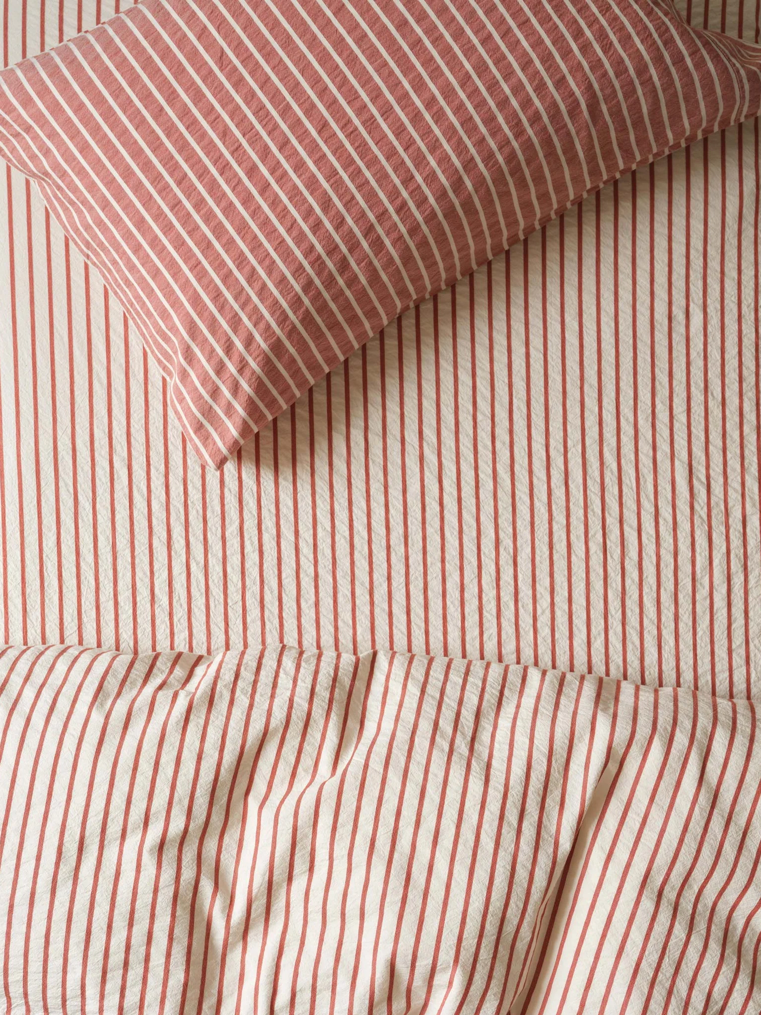 Auburn Red Texture Stripe Cotton Kids Fitted Sheet - Image 2
