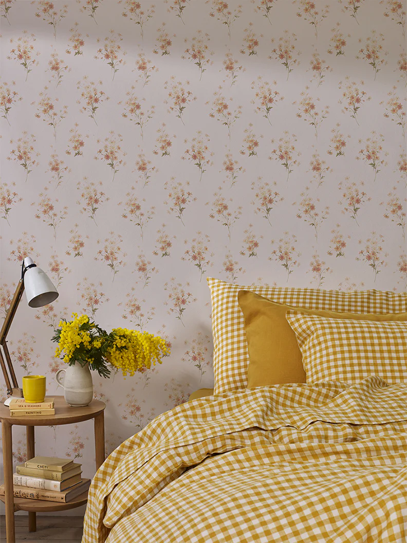 Cream Blush Daisy Bouquet Wallpaper - Image 2