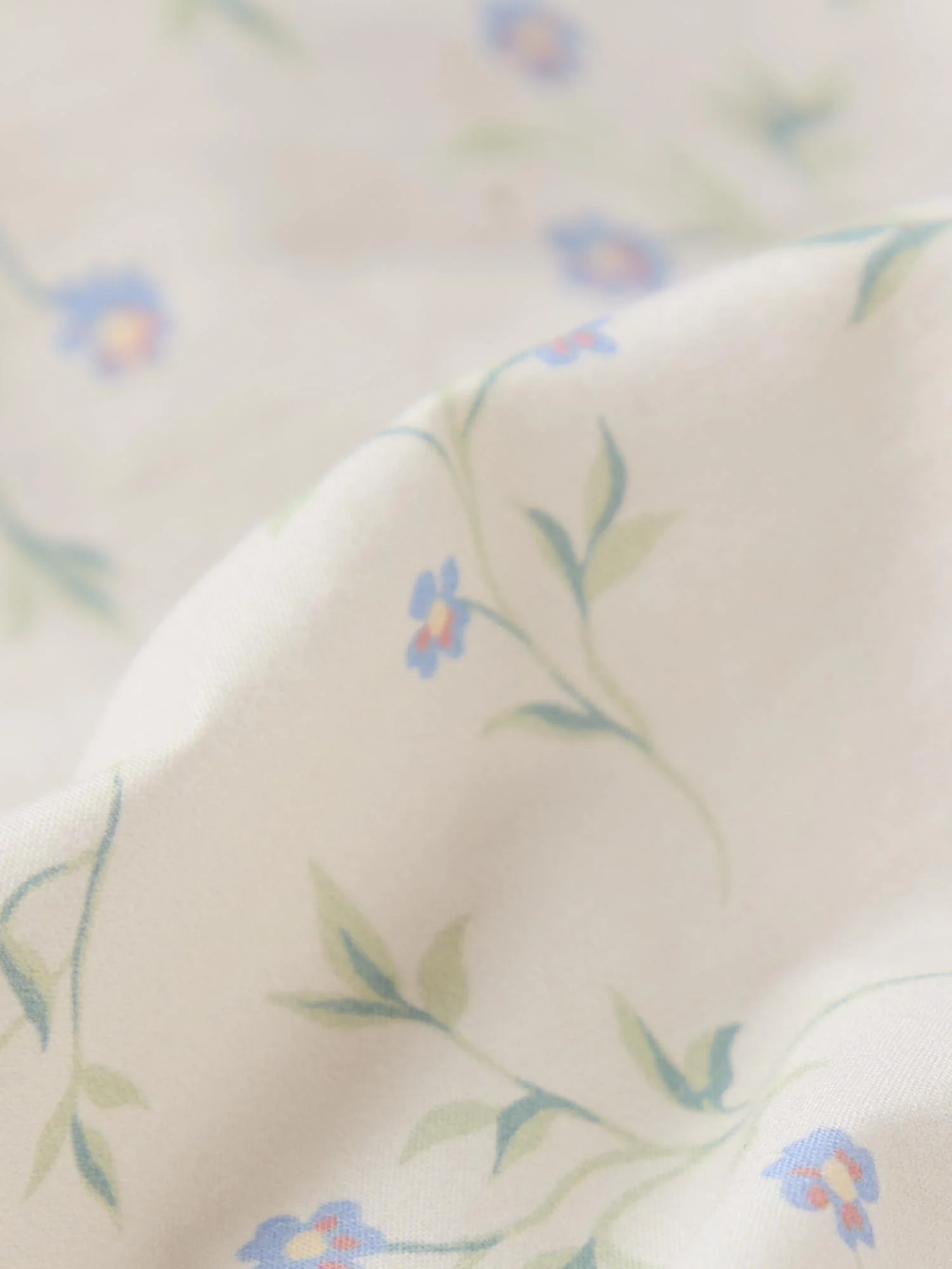 Cream Spring Sprig Cotton Flat Sheet - Image 2