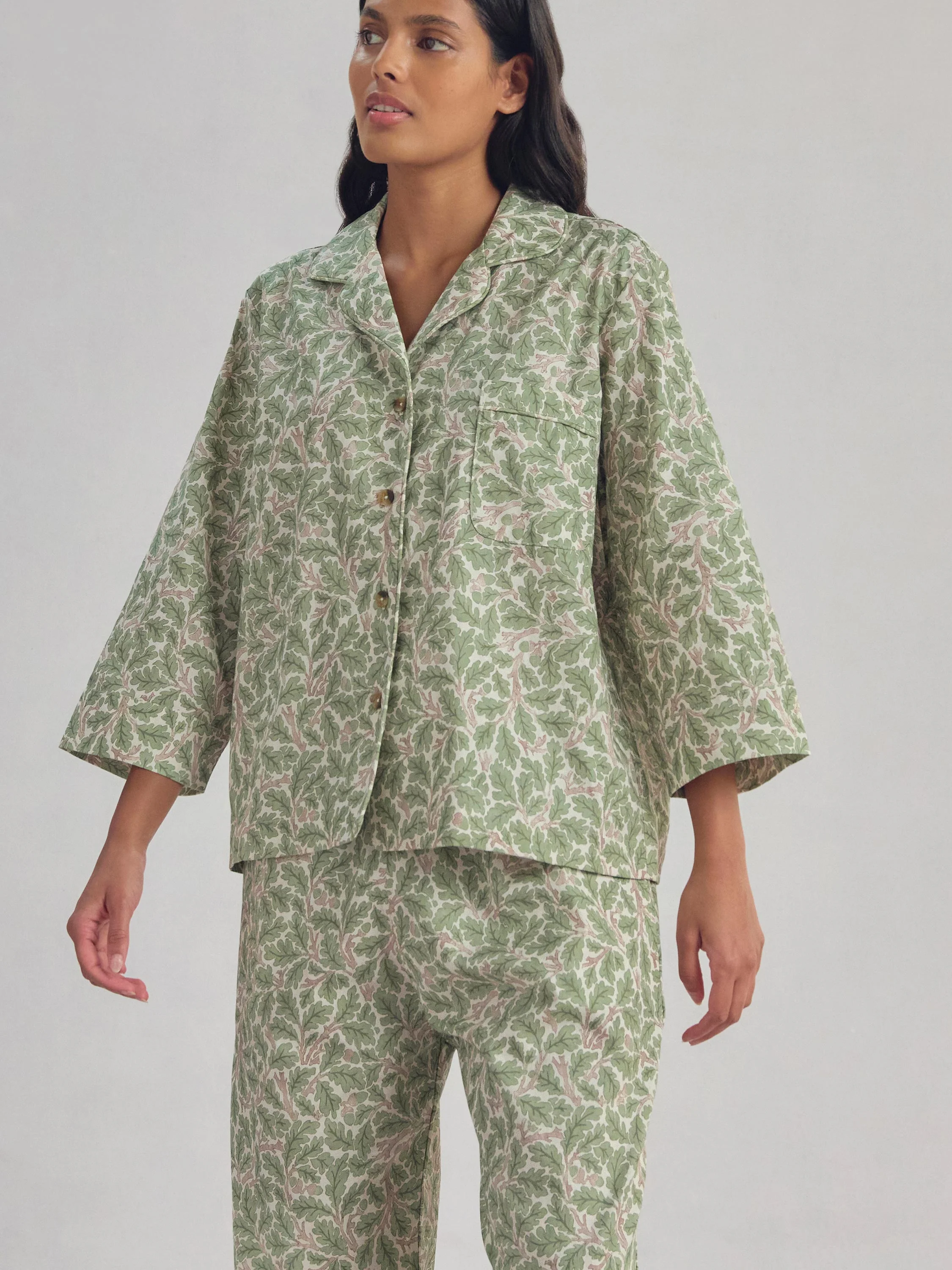 Leafy Arbour Oak Cotton Cropped Pants Set - Image 2