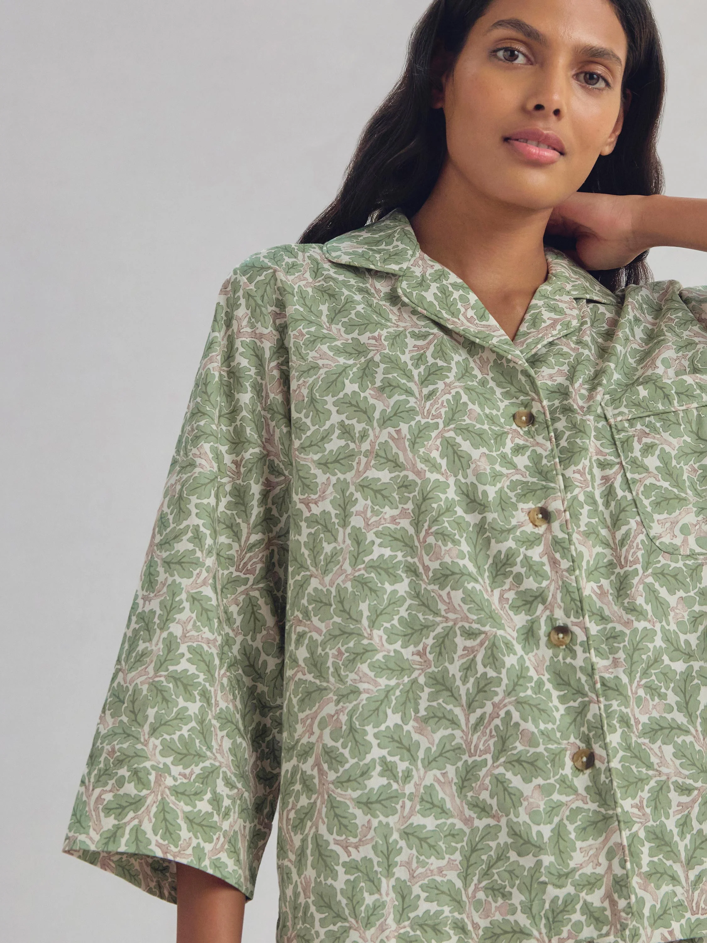 Leafy Arbour Oak Cotton Cropped Pants Set - Image 3