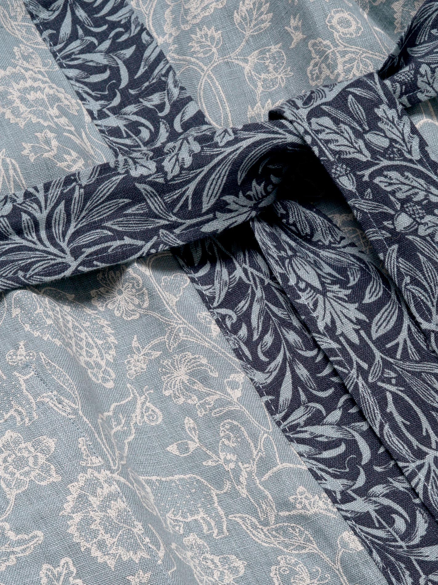 River Wandle Middlemore Linen Robe - Image 4