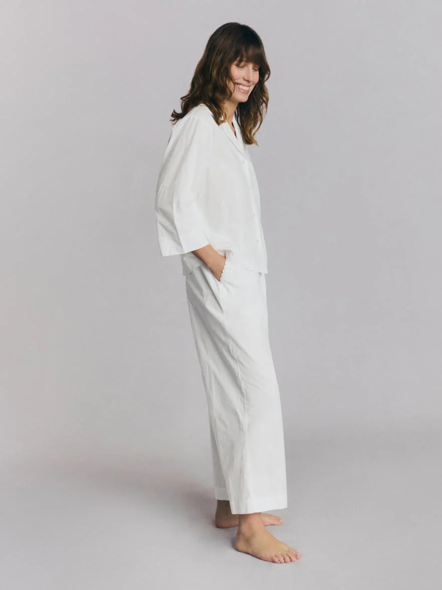 White Floral Embroidered Cotton Cropped Pants Set - Image 3
